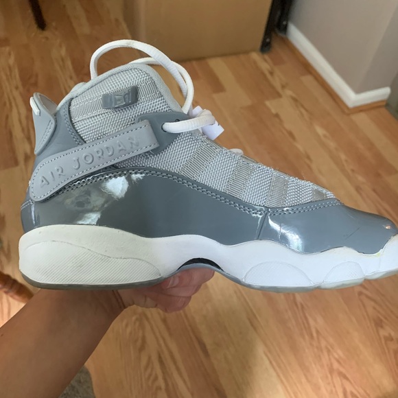 Boys Retro Jordan’s - Picture 2 of 5